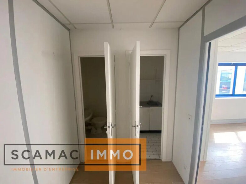6 Rue De La Closerie, 91090 Lisses, Lisses à louer - Photo de l’immeuble – Image 3 sur 6