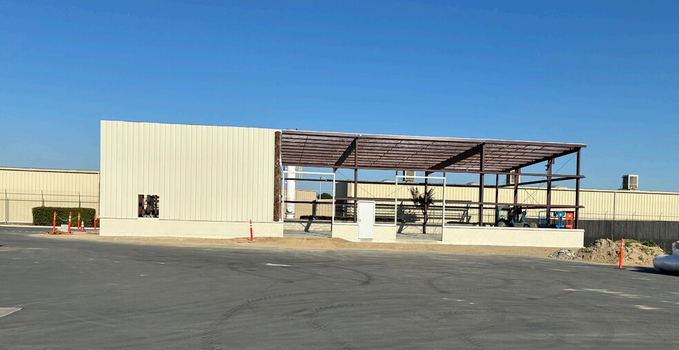 10331-10337 W Goshen Ave, Visalia, CA à louer - Photo de l’immeuble – Image 2 sur 2