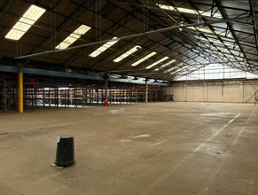 Wharfdale Road, Birmingham à louer Photo intérieure– Image 1 sur 3