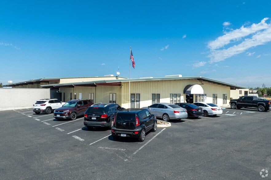 1019 Bessemer Ave, Manteca, CA à louer - Photo de l’immeuble – Image 2 sur 3