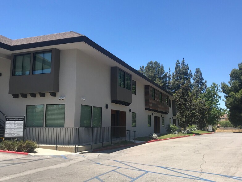 1633 Erringer Rd, Simi Valley, CA à louer - Photo de l’immeuble – Image 3 sur 17