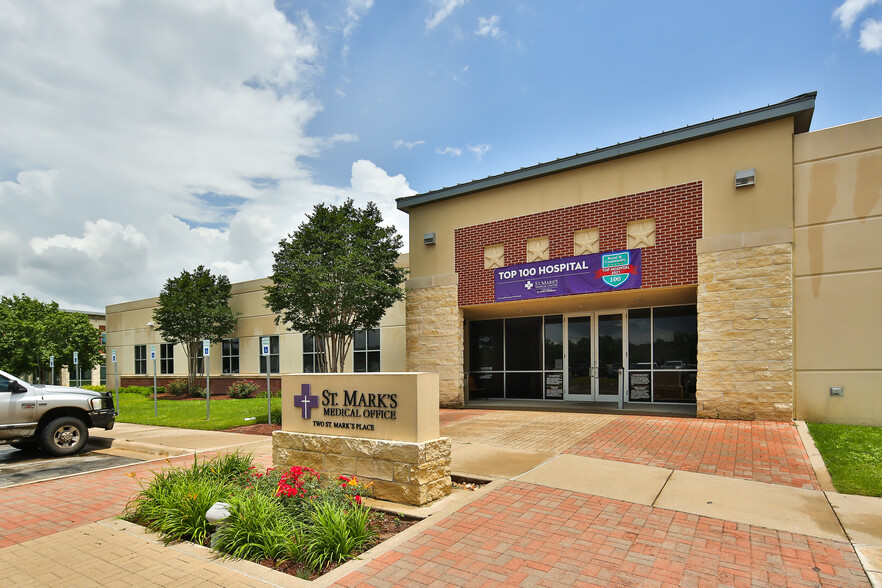 2 Saint Marks Pl, La Grange, TX à louer - Photo de l’immeuble – Image 3 sur 5