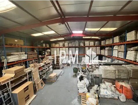 Local d’activités dans Septèmes-les-Vallons à louer - Photo de l’immeuble – Image 3 sur 5