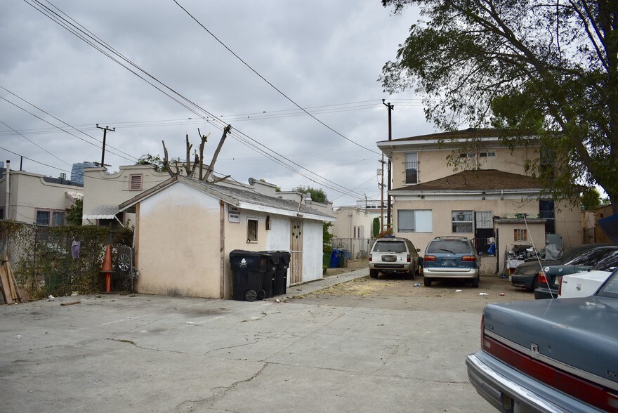 1627 S Burlington Ave, Los Angeles, CA à vendre - Photo de l’immeuble – Image 2 sur 37