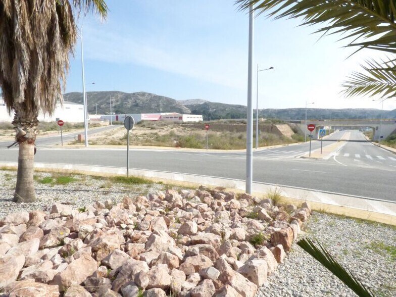 Industriel/Logistique dans Elda, Alicante à vendre - Photo de l’immeuble – Image 2 sur 9