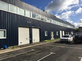 Plus de détails pour Local d'activités à louer