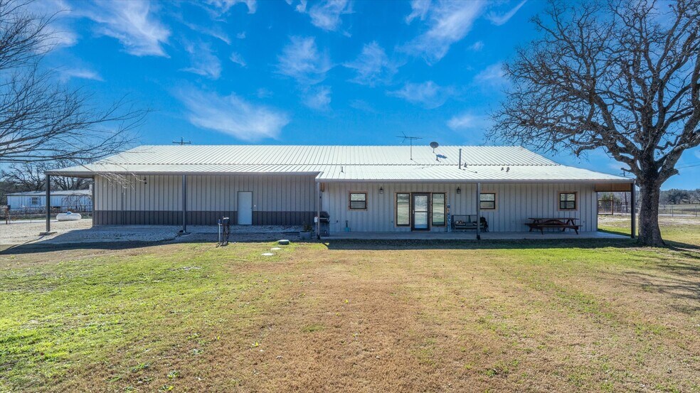 7703 Prairie Creek Ln, Tolar, TX à vendre - Photo de l’immeuble – Image 3 sur 45