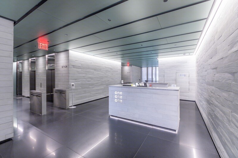 111 W 33rd St, New York, NY à louer - Hall d’entrée – Image 2 sur 2