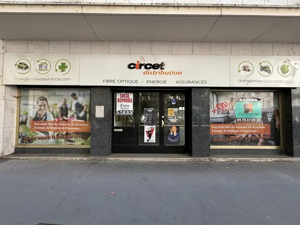 Local commercial dans Lyon à louer Photo de l’immeuble– Image 1 sur 3