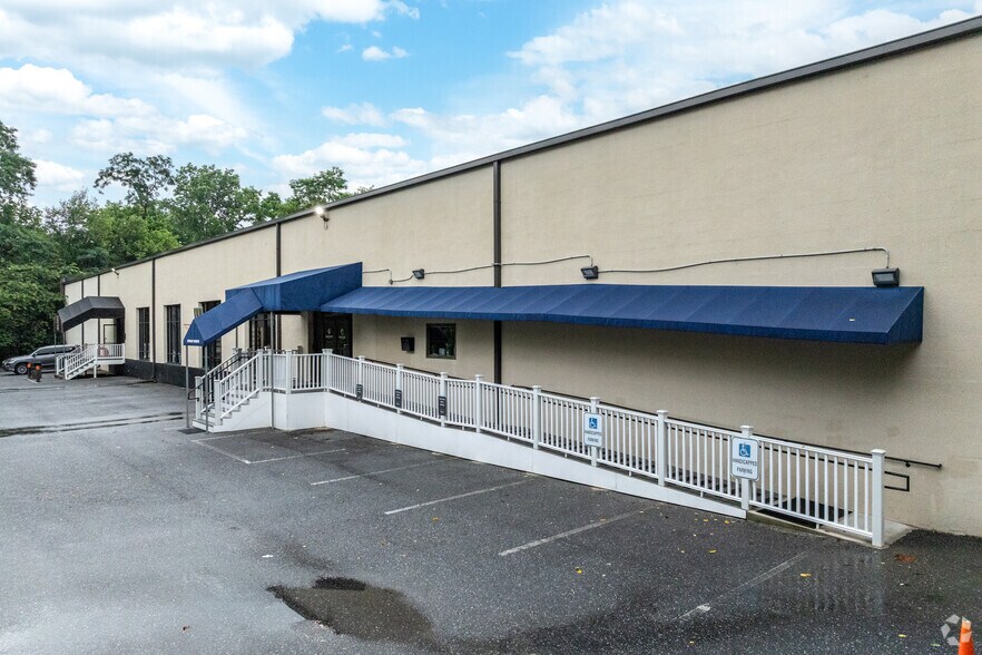 6570 Dobbin Rd, Columbia, MD à louer - Photo de l’immeuble – Image 3 sur 5