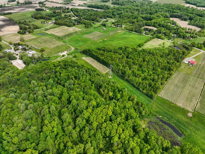 438 E SNOW Rd, Baroda, MI à vendre - Photo de l’immeuble – Image 3 sur 5