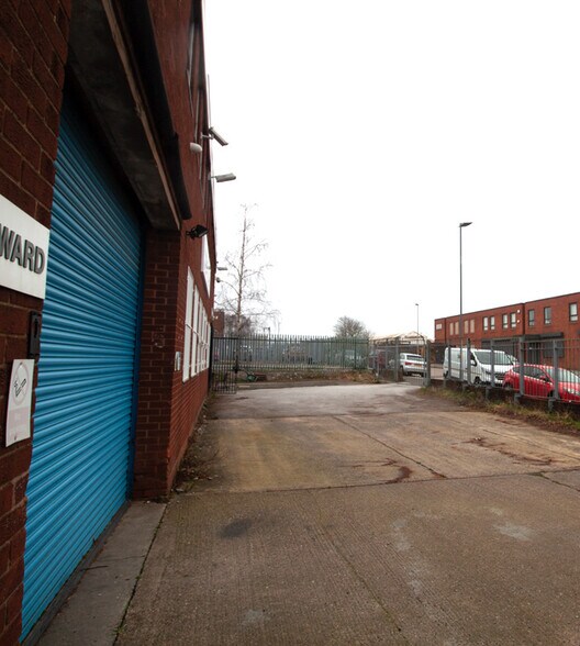 Firswood Rd, Birmingham à vendre - Photo de l’immeuble – Image 2 sur 30