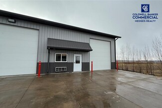 Plus de détails pour 3230 Center Point Rd, Robins, IA - Local d’activités à vendre