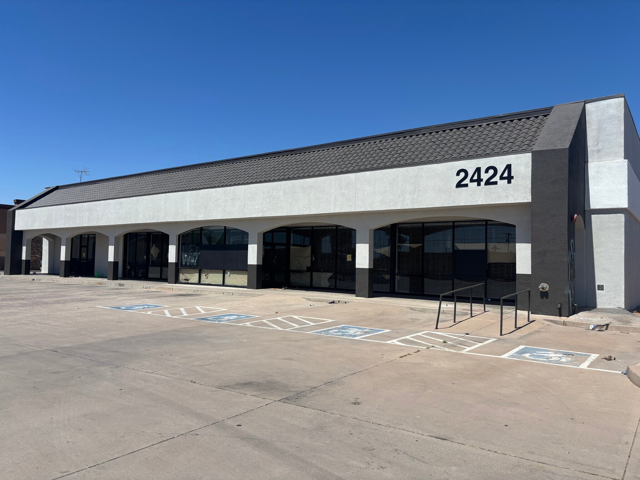 2424 E McDowell Rd, Phoenix, AZ à vendre Photo principale– Image 1 sur 10