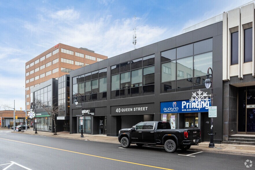 40 Queen St, St Catharines, ON à louer - Photo de l’immeuble – Image 2 sur 3