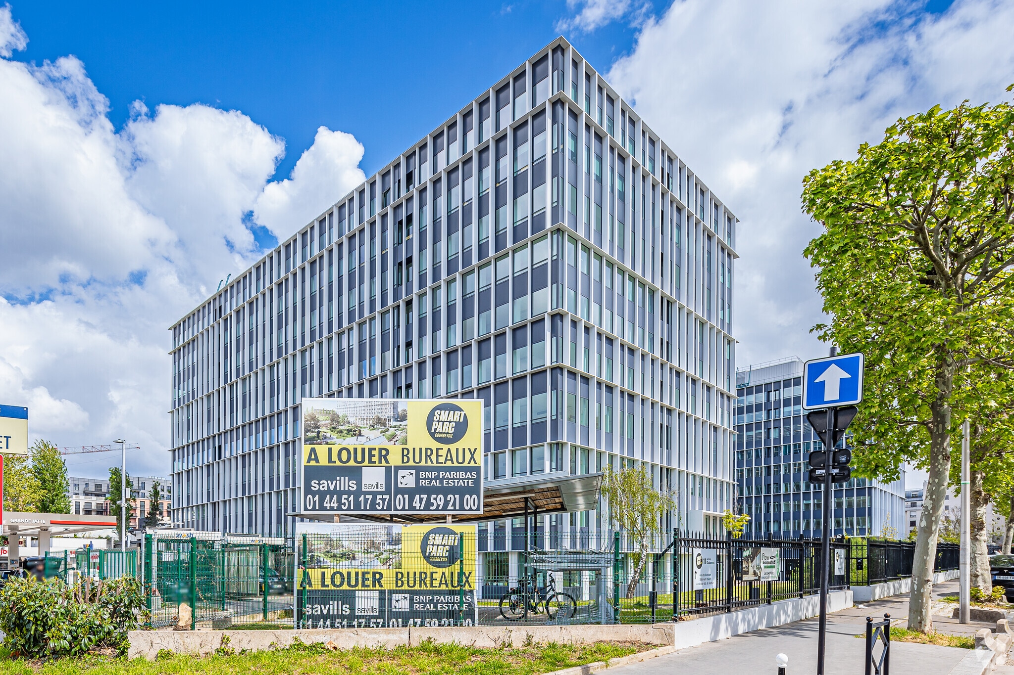 11 Dubonnet Av, Courbevoie à louer Photo principale– Image 1 sur 5