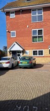 7 Tuscam Way, Camberley à louer Photo de l’immeuble– Image 1 sur 5