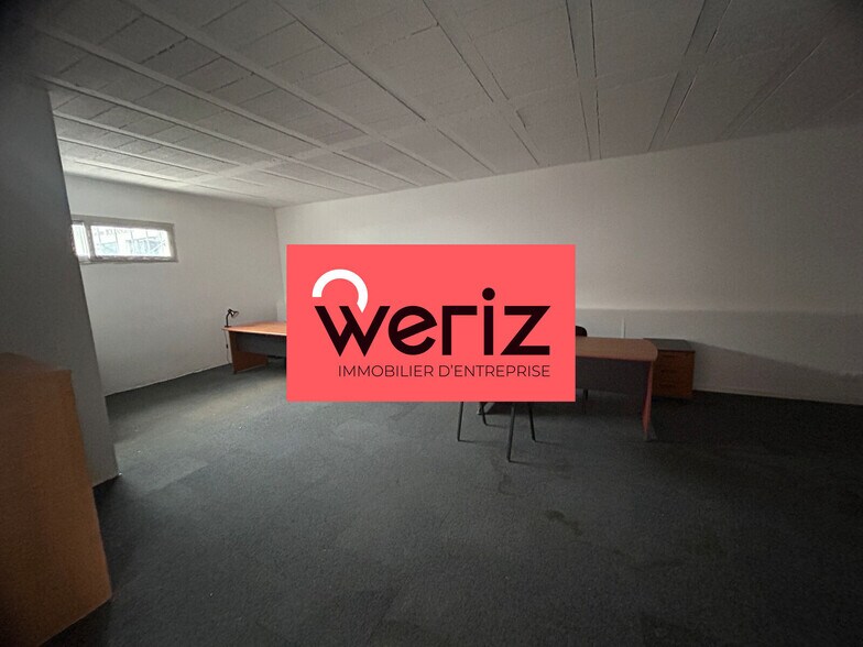 Local d’activités dans Venelles à louer - Photo de l’immeuble – Image 3 sur 3