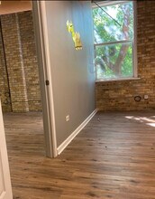 1633 N Hamlin Ave, Chicago, IL à louer Photo intérieure– Image 2 sur 2