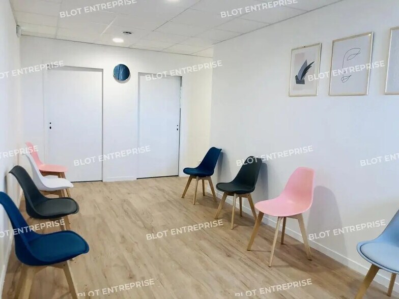 Bureau dans Vannes à louer - Photo de l’immeuble – Image 2 sur 8