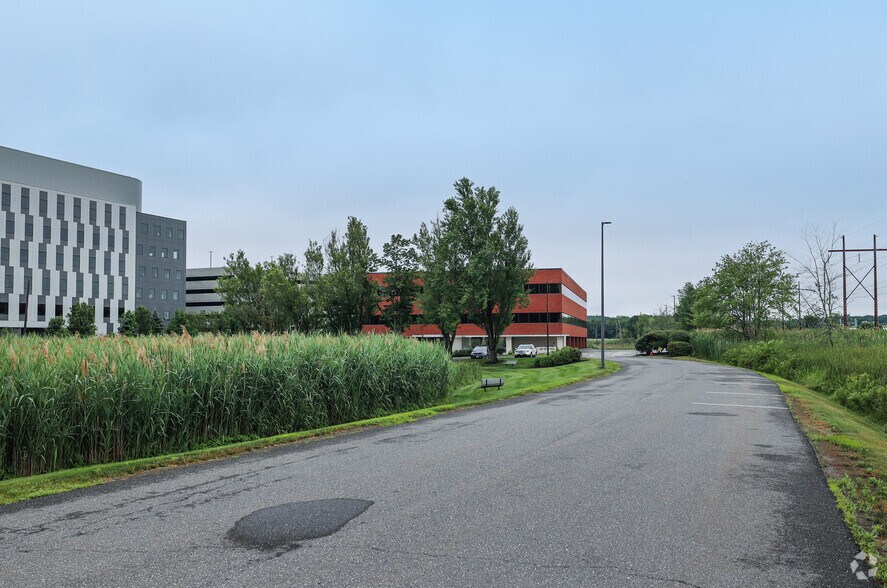 450 Bedford St, Lexington, MA à louer - Photo de l’immeuble – Image 3 sur 4