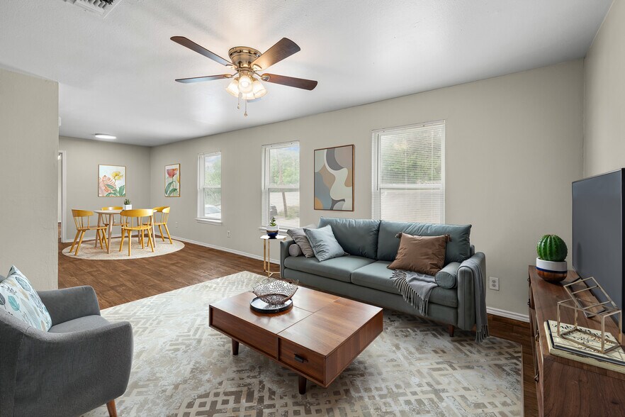 1009 Advance St, San Marcos, TX à vendre - Photo de l’immeuble – Image 1 sur 36