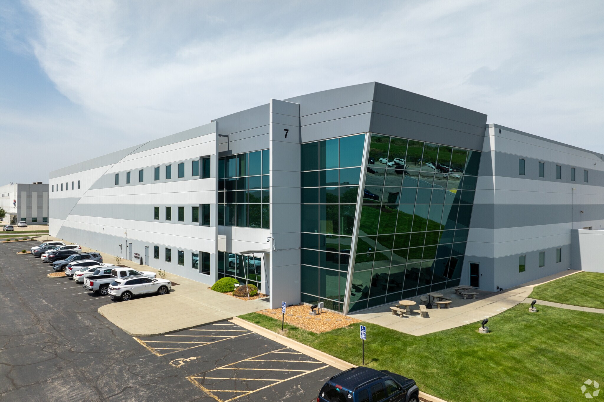 7-21 Gateway Commerce Center Dr W, Edwardsville, IL à louer Photo de l’immeuble– Image 1 sur 3