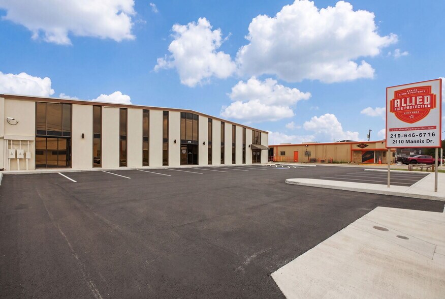 2110 Mannix Dr, San Antonio, TX à vendre - Photo de l’immeuble – Image 2 sur 78