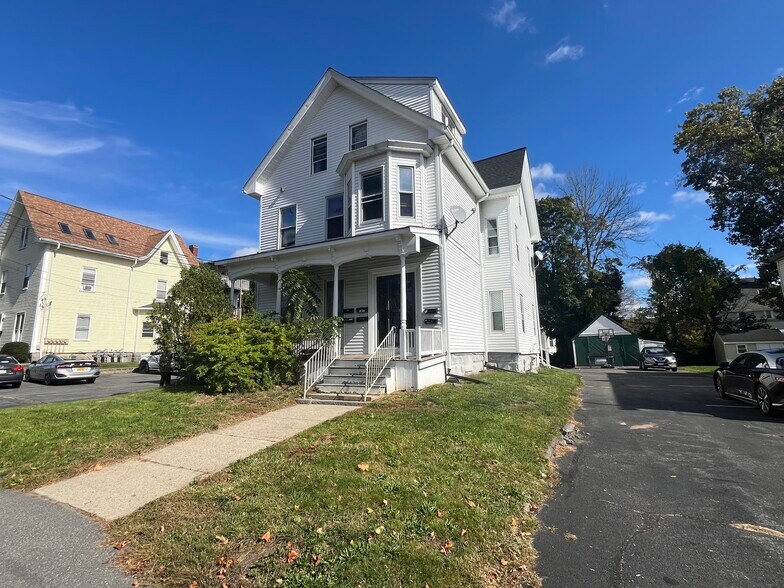 16 Clinton St, Taunton, MA à vendre - Photo de l’immeuble – Image 1 sur 18