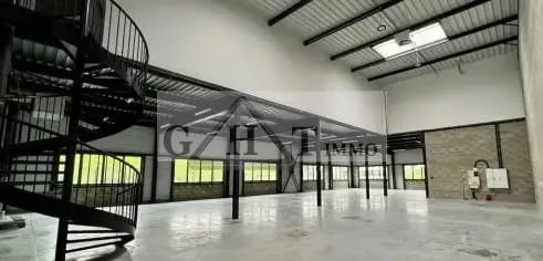 Industriel/Logistique dans Puiseux-Pontoise à vendre - Photo intérieure – Image 1 sur 2