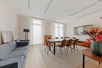 1-3 Avenue Marceau, Paris à vendre Photo intérieure– Image 1 sur 14