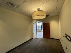 423-491 W Dussel Dr, Maumee, OH à louer Photo intérieure– Image 1 sur 3