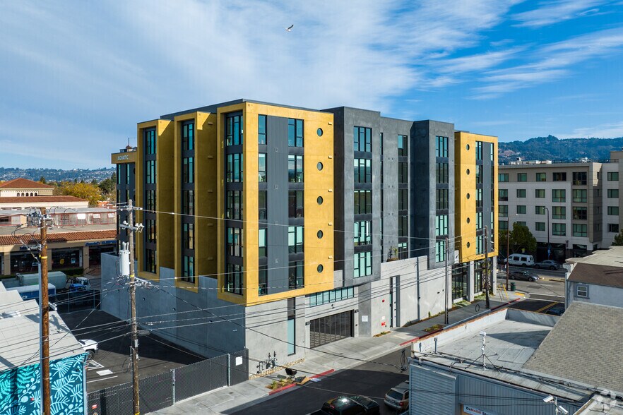 3006 San Pablo Ave, Berkeley, CA à louer - Photo de l’immeuble – Image 2 sur 6