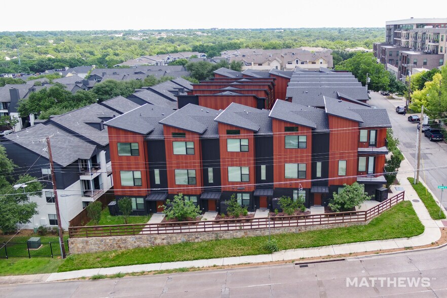 7411 Coronado Ave, Dallas, TX à vendre - Photo de l’immeuble – Image 2 sur 3