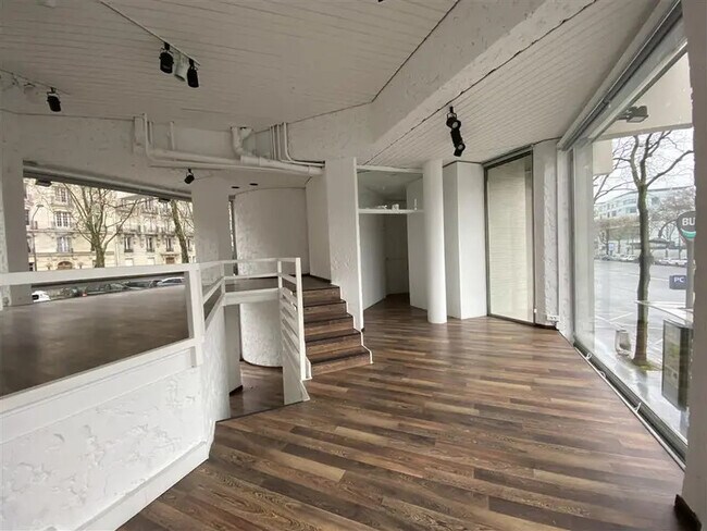 Plus de détails pour Bureau à louer