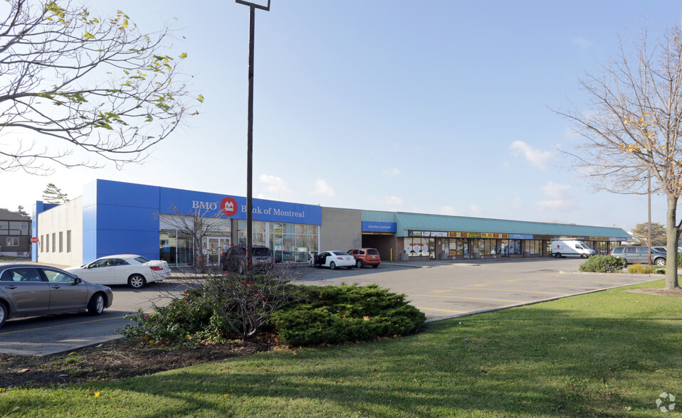 910 Queenston Rd, Hamilton, ON à louer - Photo de l’immeuble – Image 3 sur 4