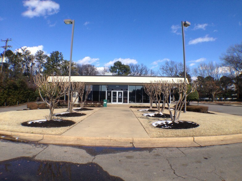 3770 Lamar Ave, Memphis, TN à louer - Photo principale – Image 1 sur 2