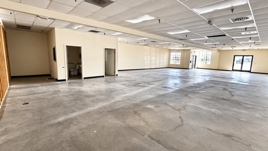 3700 E Charleston Blvd, Las Vegas, NV à louer Photo intérieure– Image 2 sur 3