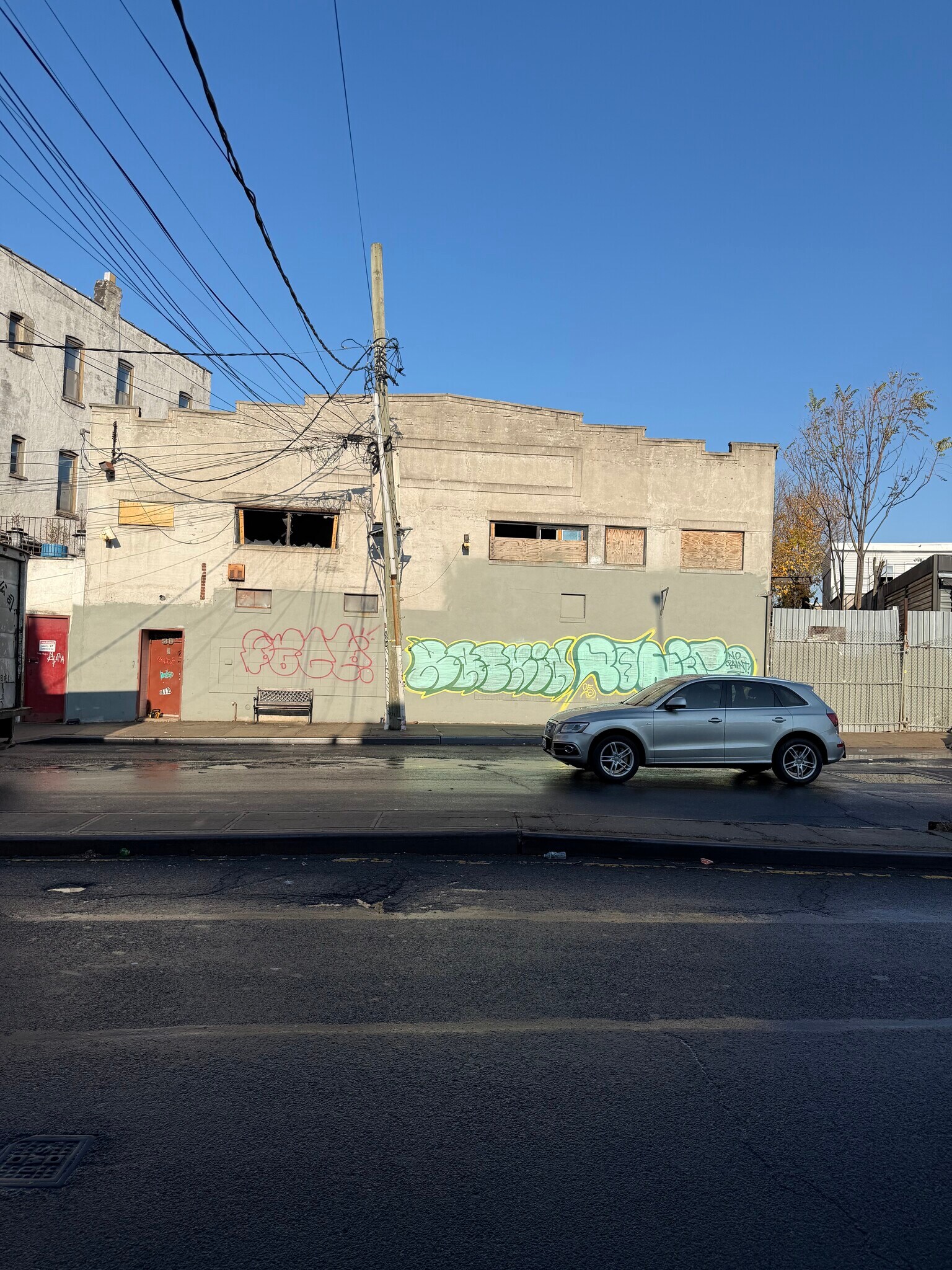 54-19 Flushing Ave, Maspeth, NY à vendre Photo de l’immeuble– Image 1 sur 9