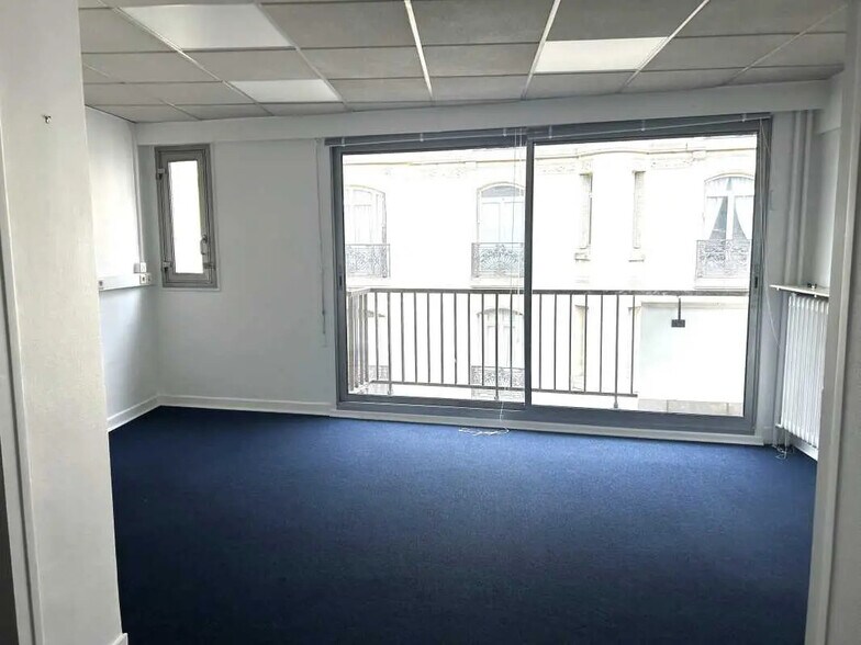 Bureau dans Paris à louer - Photo de l’immeuble – Image 3 sur 9