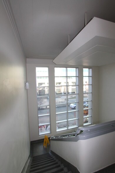 4909 50 St, Red Deer, AB à louer - Autre – Image 2 sur 14