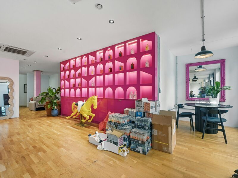 Holywell Ln, Londres à louer Photo intérieure– Image 1 sur 8