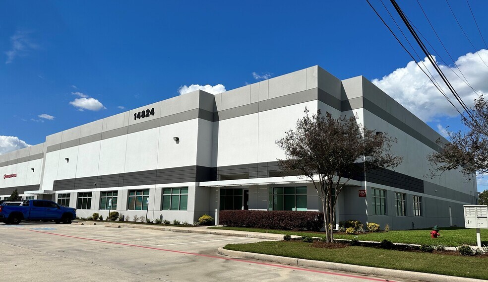 10803 Vinecrest Dr, Houston, TX à louer - Photo de l’immeuble – Image 3 sur 13