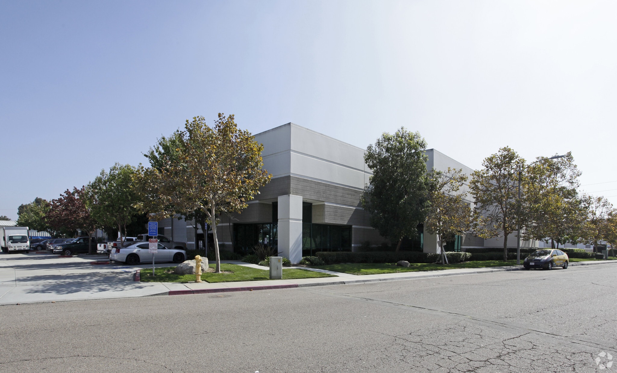 520 Corporate Dr, Escondido, CA à louer Photo principale– Image 1 sur 8