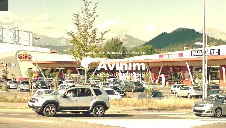 Local commercial dans Gap à louer Photo principale– Image 1 sur 3