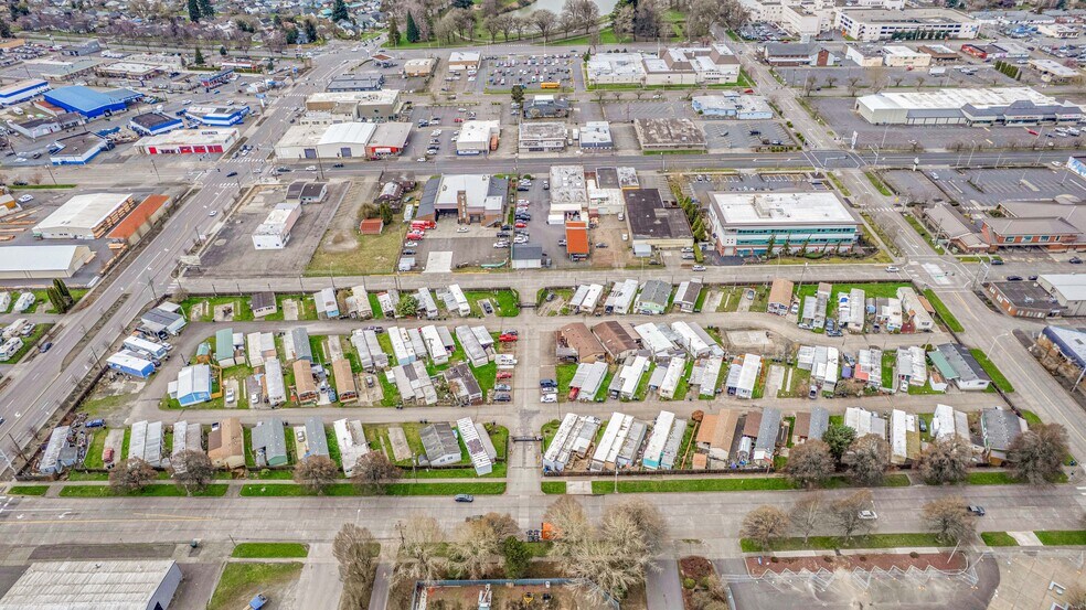 1112 Tennant Way, Longview, WA à vendre - Photo de l’immeuble – Image 3 sur 6