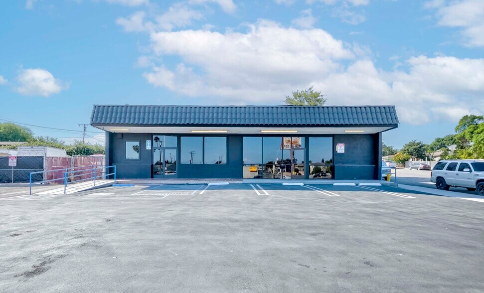 13746 Meyer Rd, Whittier, CA à vendre - Photo de l’immeuble – Image 1 sur 15