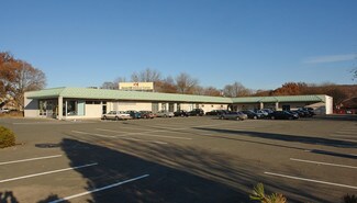 Plus de détails pour 170-184 East St, Plainville, CT - Bureau à vendre