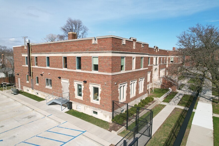 15255 Mayfield St, Detroit, MI à vendre - Photo de l’immeuble – Image 2 sur 11