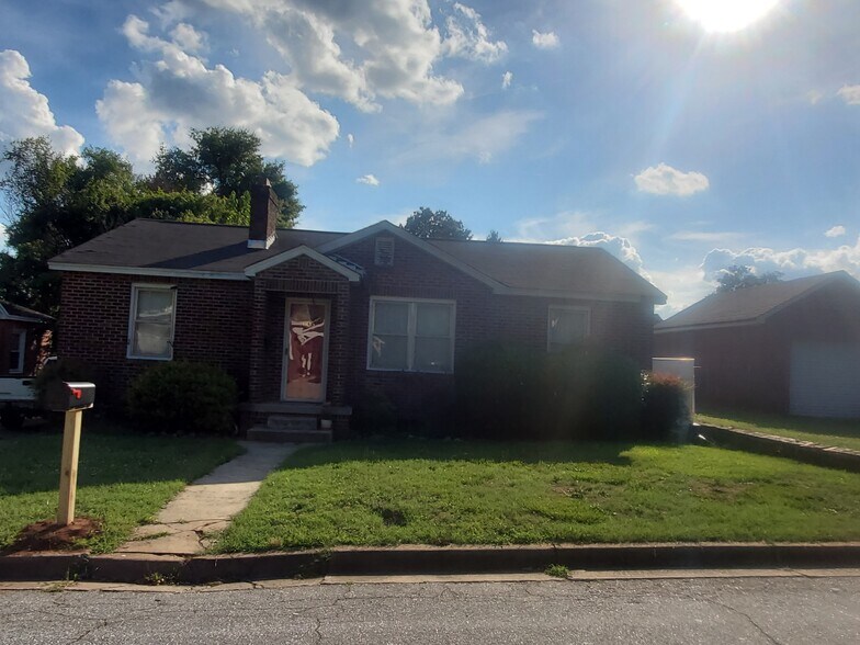 1005 Fretwell St, Anderson, SC à vendre - Photo principale – Image 1 sur 1